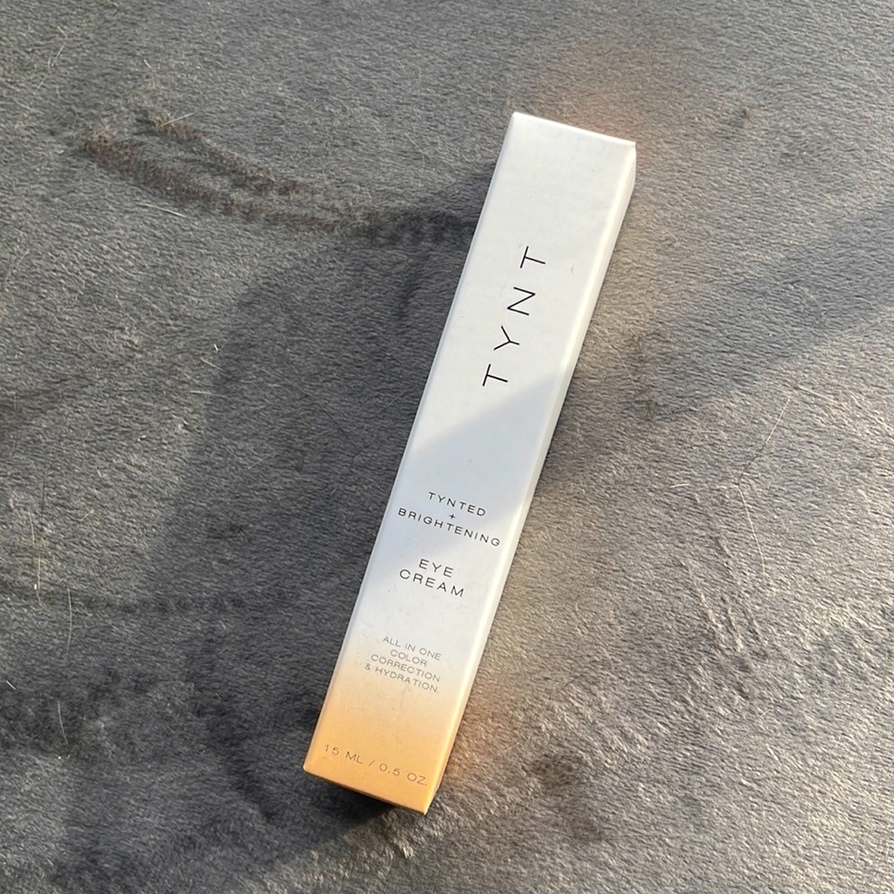 NIB TYNT BEAUTY TYNTED HYDRATING TINTED EYE CREAM IN LATTE
